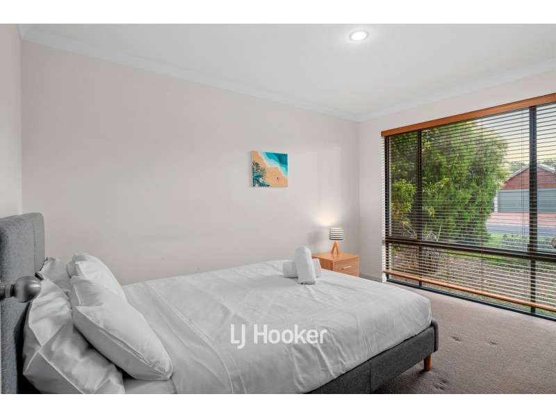 13 Ollis Street, Quindalup WA 6281