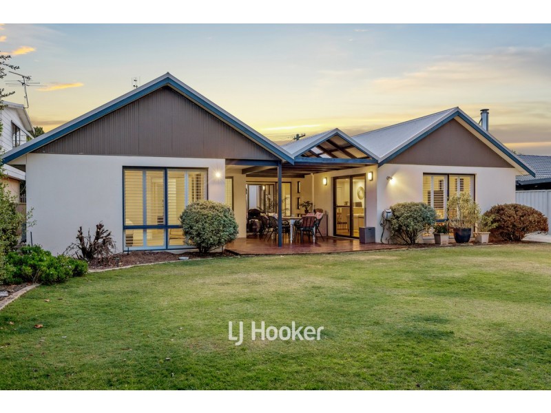 13 Ollis Street, Quindalup WA 6281