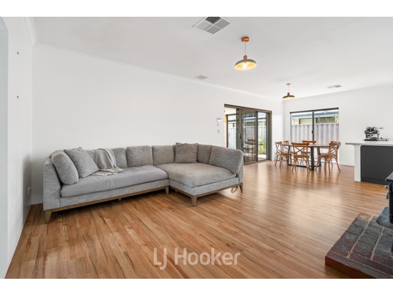 4 Gigondas Street, Yalyalup WA 6280