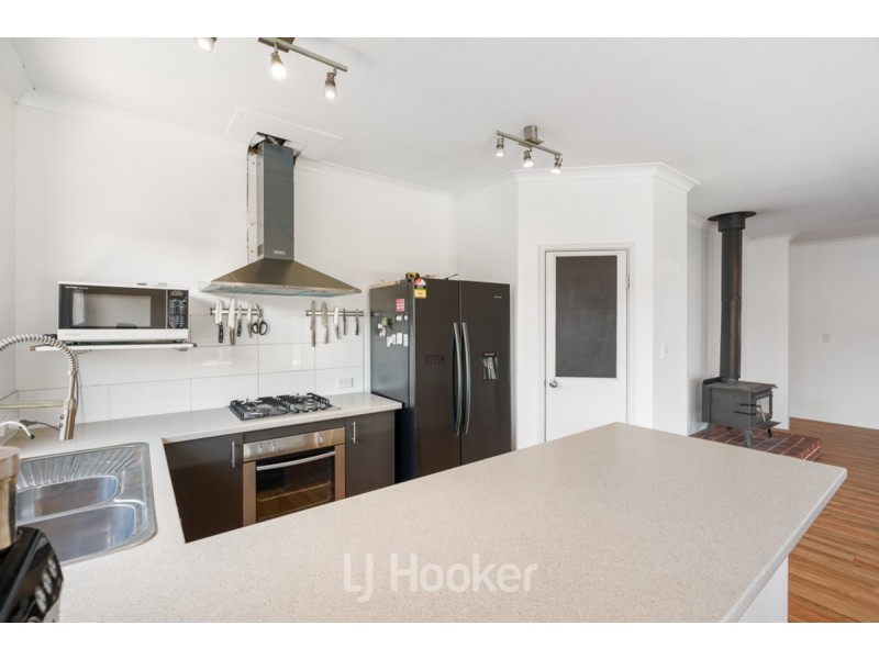 4 Gigondas Street, Yalyalup WA 6280