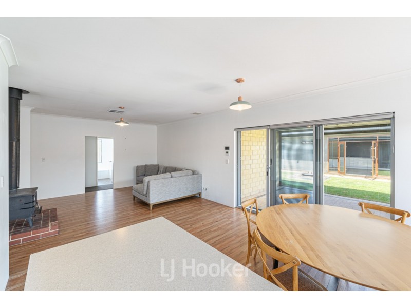 4 Gigondas Street, Yalyalup WA 6280