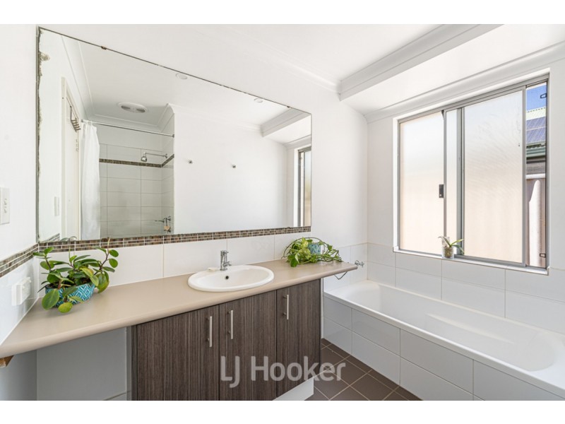 4 Gigondas Street, Yalyalup WA 6280