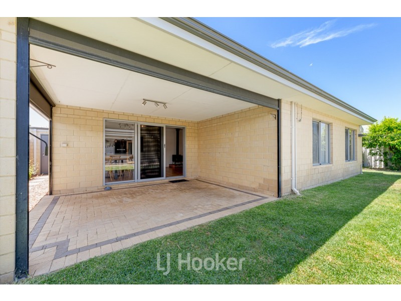 4 Gigondas Street, Yalyalup WA 6280
