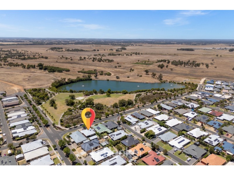 4 Gigondas Street, Yalyalup WA 6280