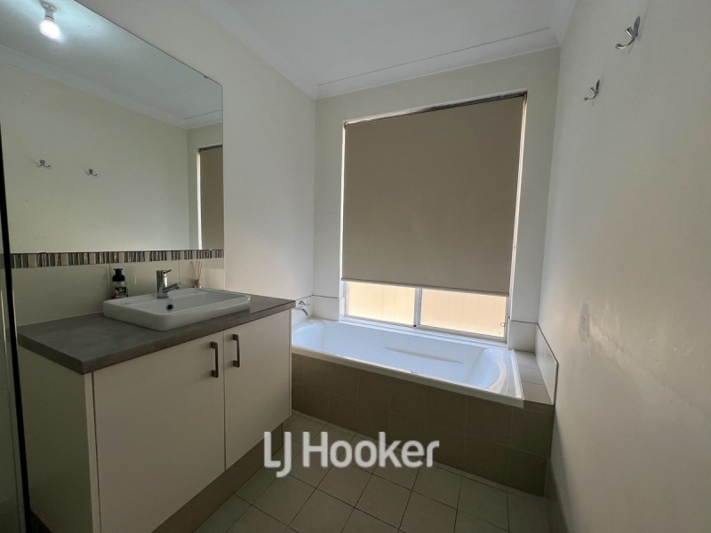 16 Stockyard Lane, Geographe WA 6280
