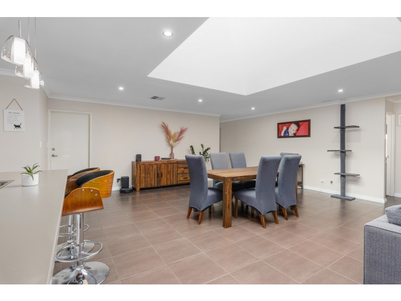 10 Peninsula Lakes Drive, Eaton WA 6232