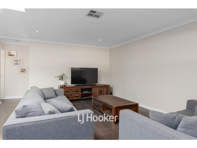 10 Peninsula Lakes Drive, Eaton WA 6232