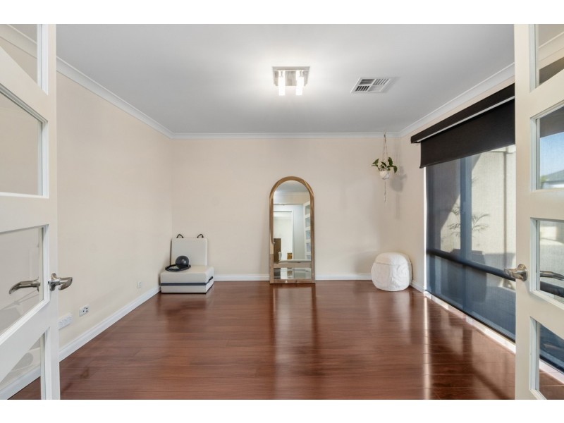 10 Peninsula Lakes Drive, Eaton WA 6232