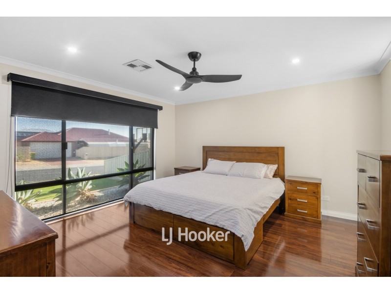 10 Peninsula Lakes Drive, Eaton WA 6232