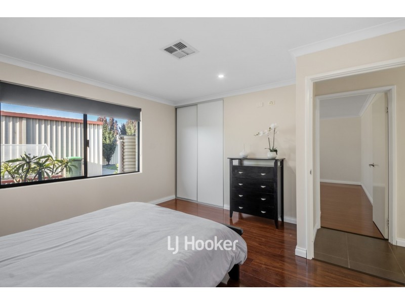 10 Peninsula Lakes Drive, Eaton WA 6232