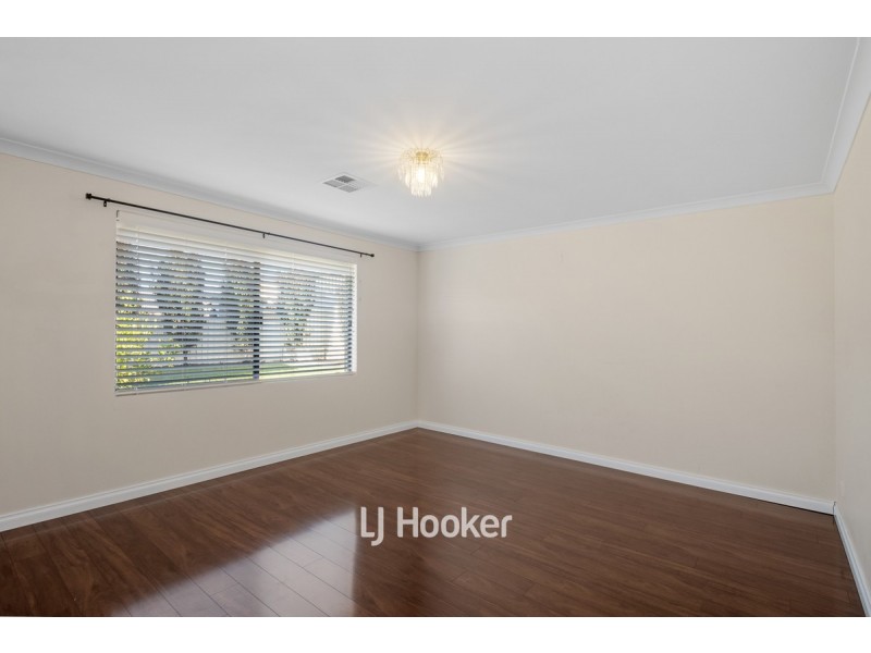 10 Peninsula Lakes Drive, Eaton WA 6232