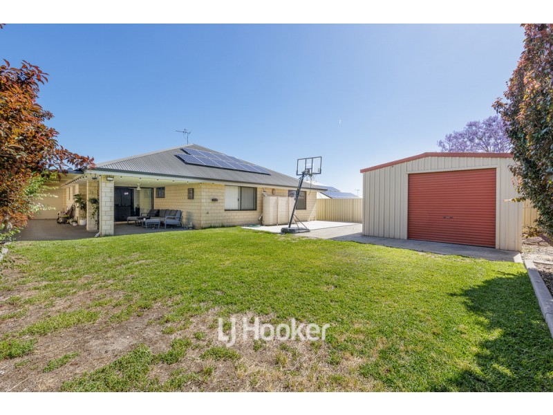 10 Peninsula Lakes Drive, Eaton WA 6232