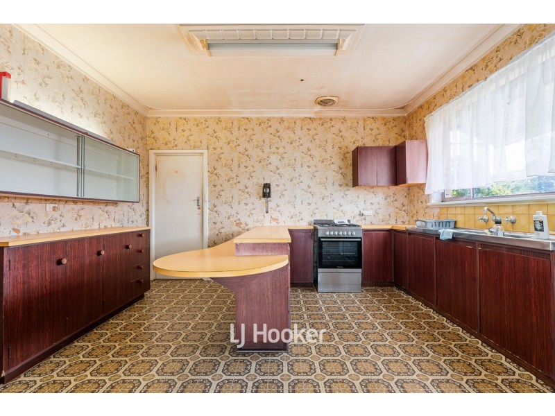 16 Churchill Drive, South Bunbury WA 6230