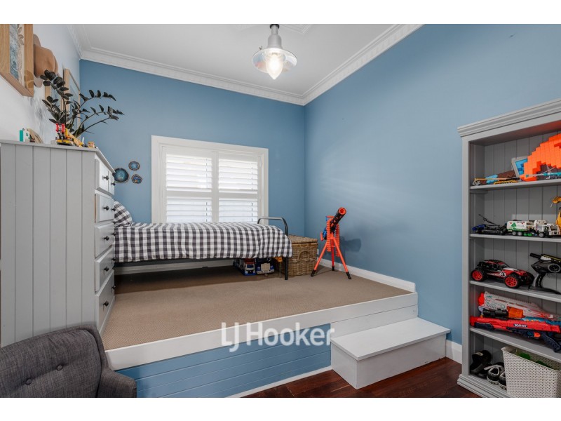 18 Sampson Road, Bunbury WA 6230