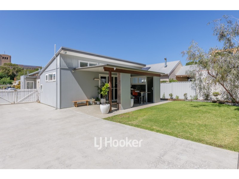 18 Sampson Road, Bunbury WA 6230