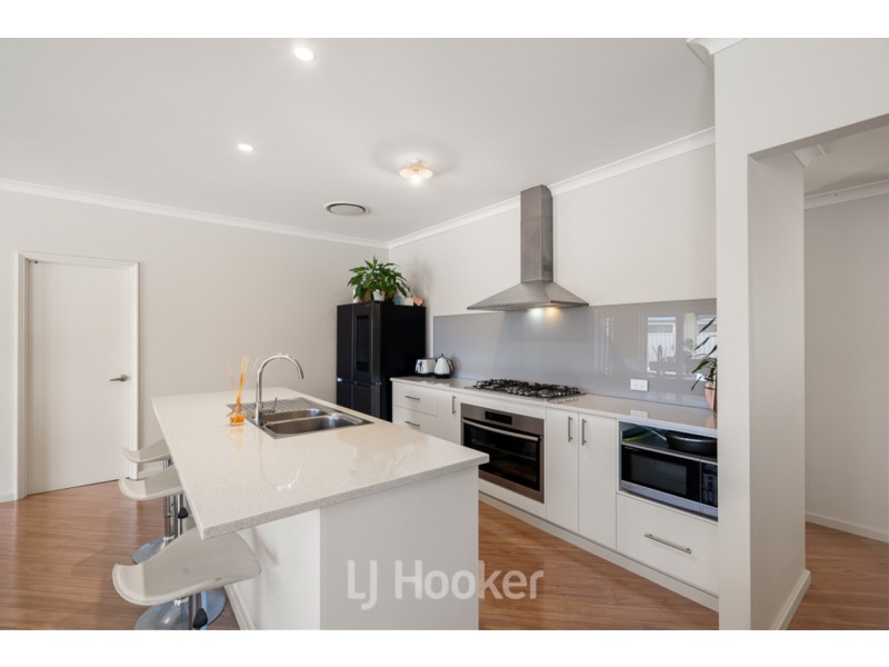 15 Garrigue Gardens, Yalyalup WA 6280