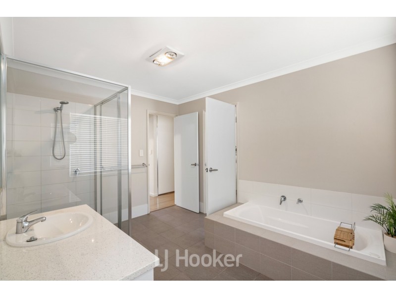 15 Garrigue Gardens, Yalyalup WA 6280