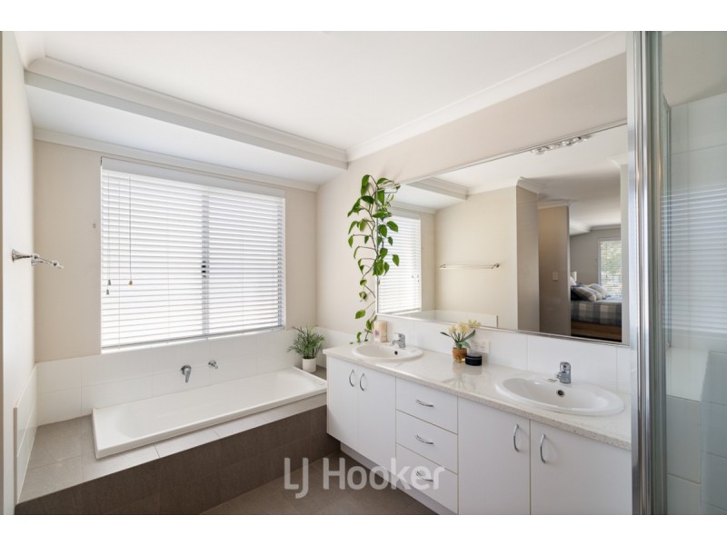 15 Garrigue Gardens, Yalyalup WA 6280