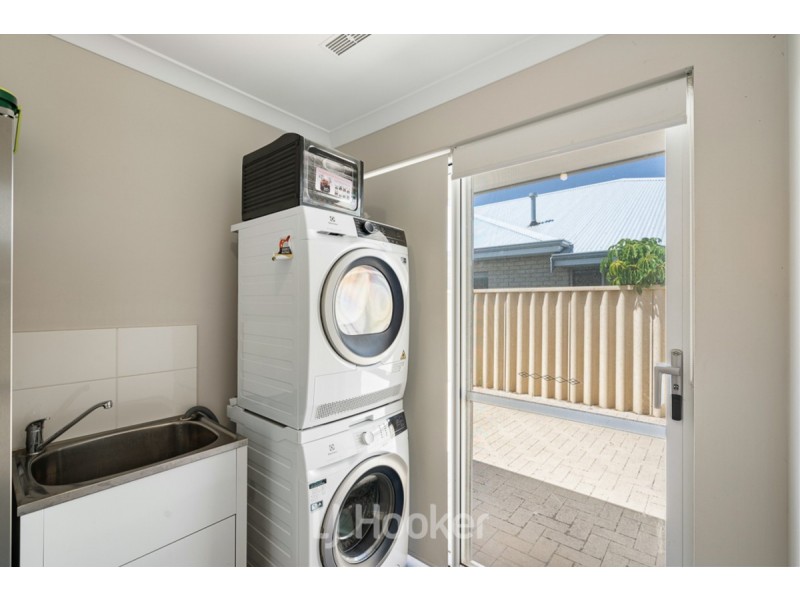 15 Garrigue Gardens, Yalyalup WA 6280