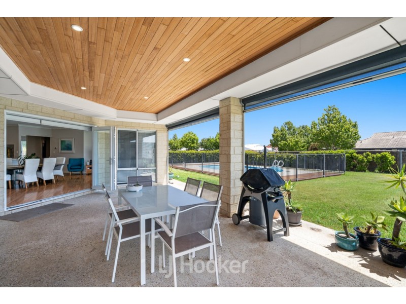 15 Garrigue Gardens, Yalyalup WA 6280