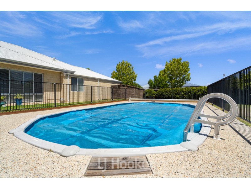 15 Garrigue Gardens, Yalyalup WA 6280