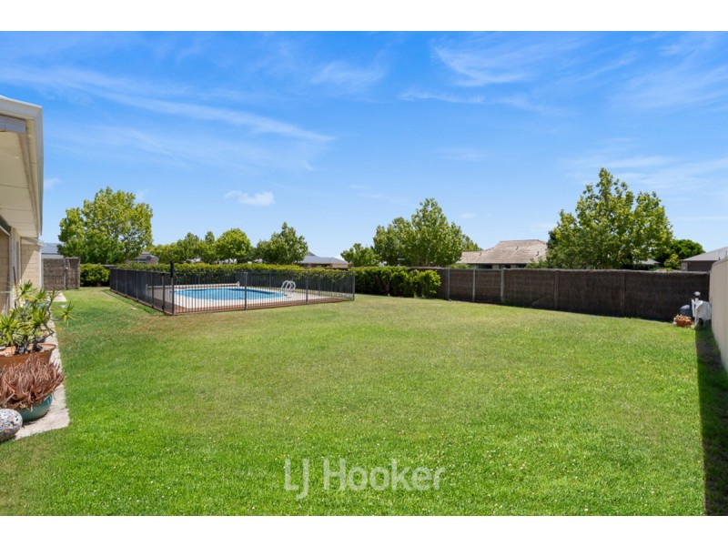 15 Garrigue Gardens, Yalyalup WA 6280