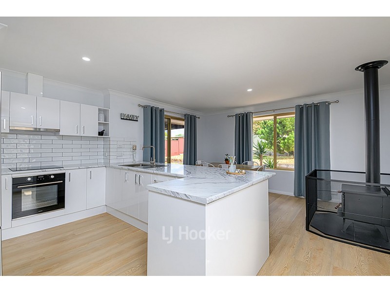 13 Sunburst Grove, Collie WA 6225