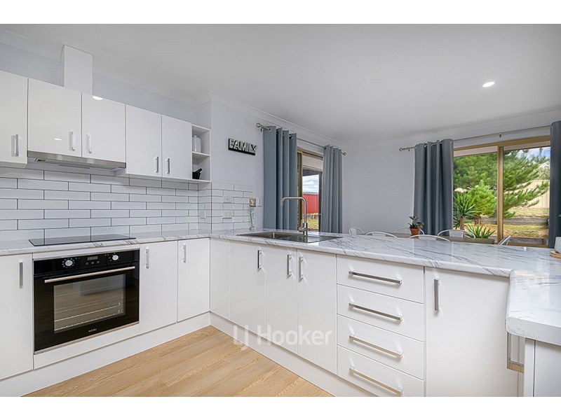 13 Sunburst Grove, Collie WA 6225