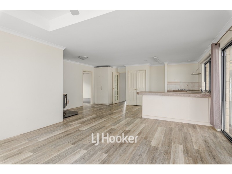 1 Protea Pass, Glen Iris WA 6230