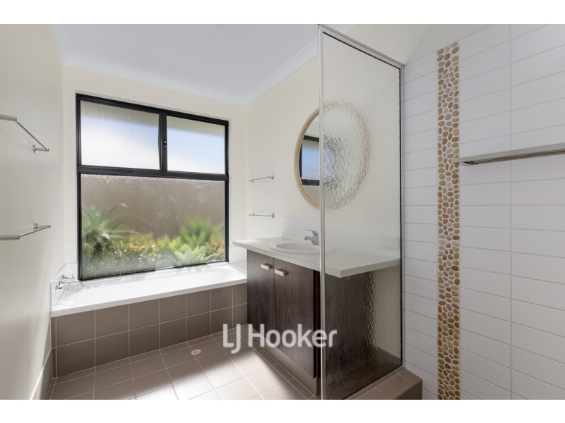 8 Casson Street, Dalyellup WA 6230