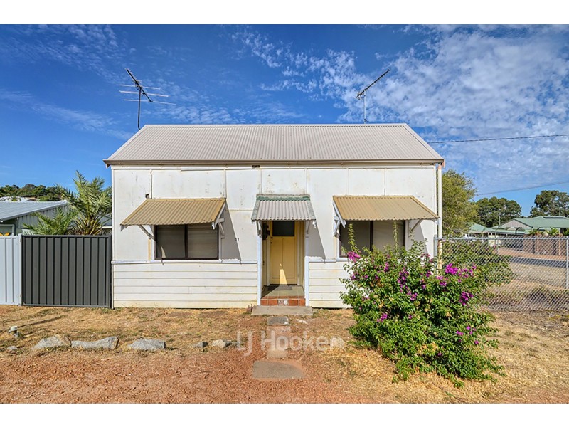 12 Saunders Street, Collie WA 6225