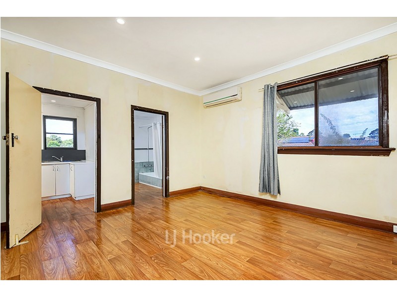 12 Saunders Street, Collie WA 6225