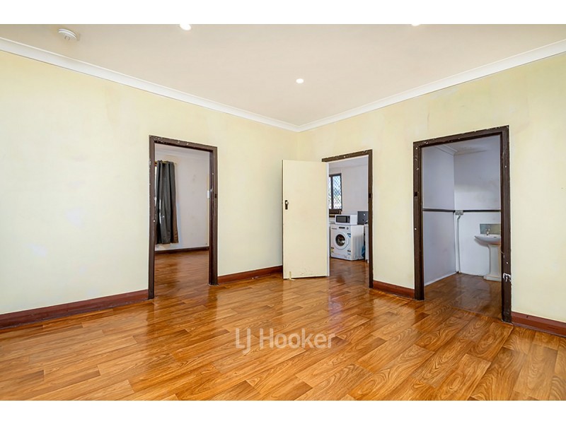 12 Saunders Street, Collie WA 6225