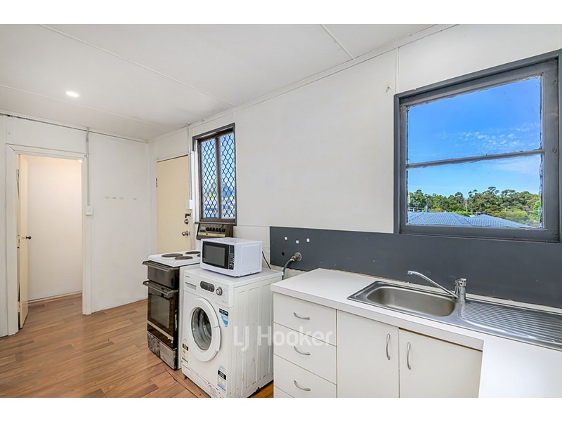 12 Saunders Street, Collie WA 6225