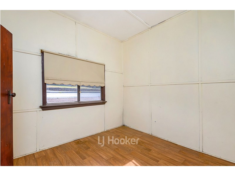 12 Saunders Street, Collie WA 6225