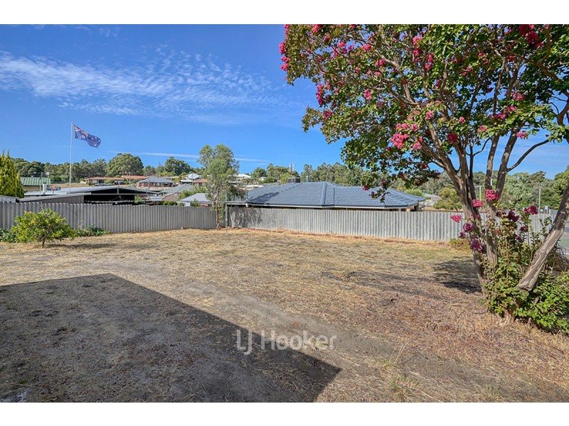 12 Saunders Street, Collie WA 6225