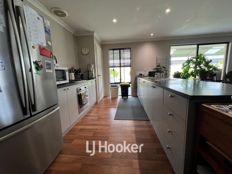 10 Clematis Way, Broadwater WA 6280