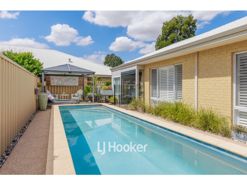 2 Dutton Way, Millbridge WA 6232