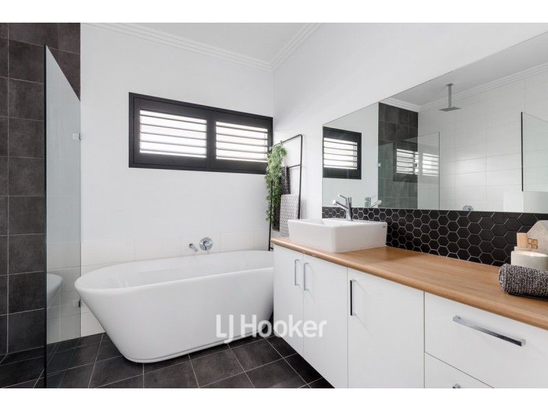 10 Rivergum Way, Glen Iris WA 6230