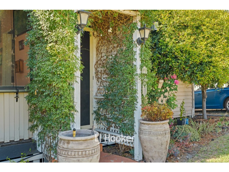 2 Moore Street, Collie WA 6225