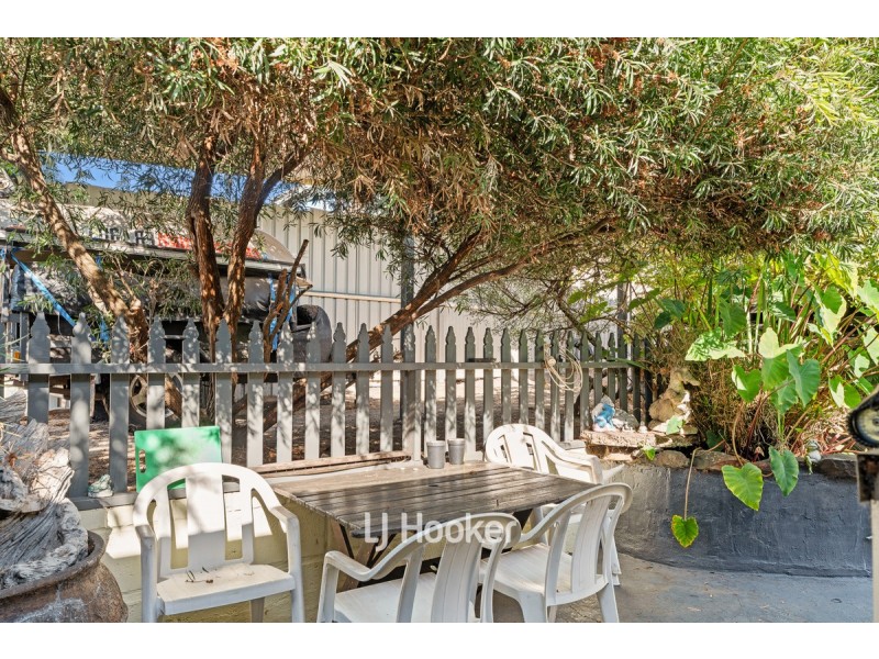 2 Moore Street, Collie WA 6225