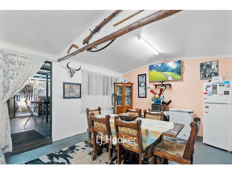 2 Moore Street, Collie WA 6225