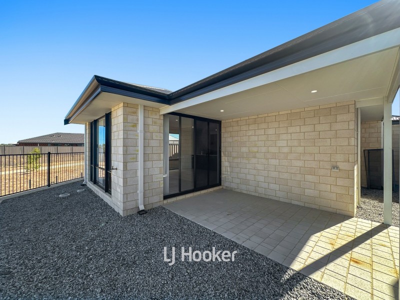 70 Carnelian Avenue, Australind WA 6233