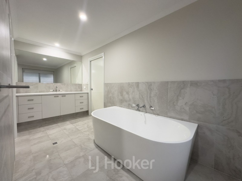 60 Bibra Loop, Dalyellup WA 6230