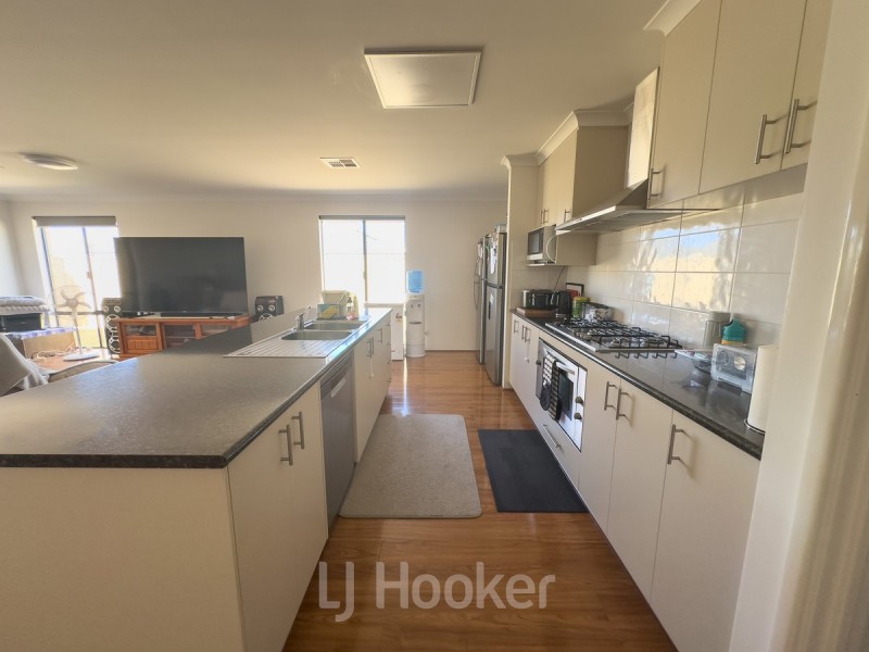 8 Barwon Way, Australind WA 6233