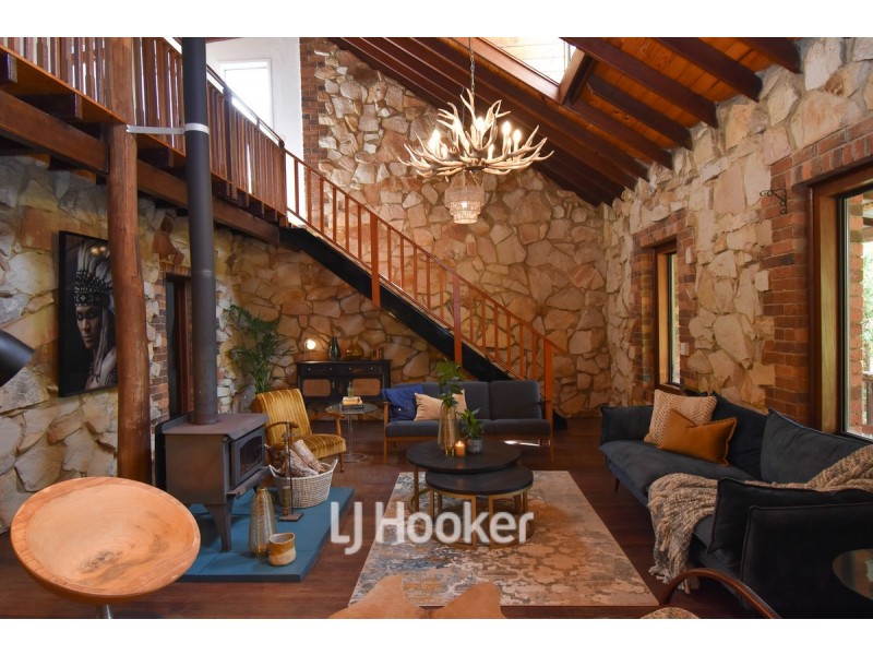 11 West Blackwood Terrace, Bridgetown WA 6255