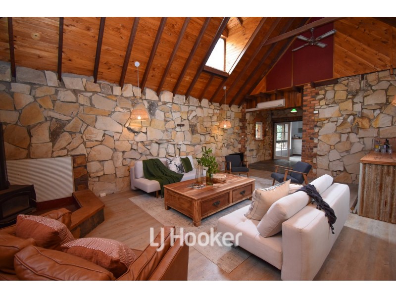 11 West Blackwood Terrace, Bridgetown WA 6255