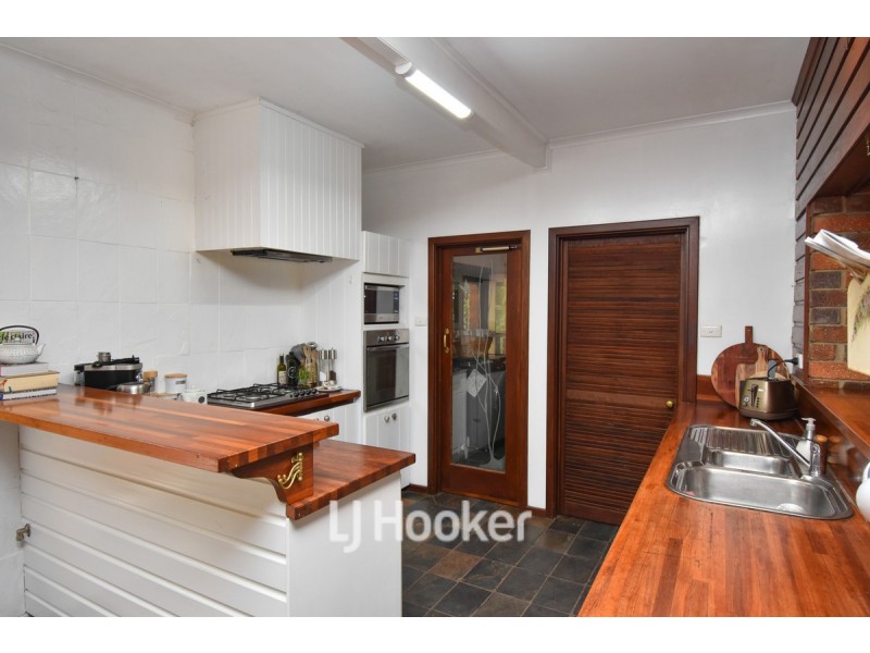 11 West Blackwood Terrace, Bridgetown WA 6255