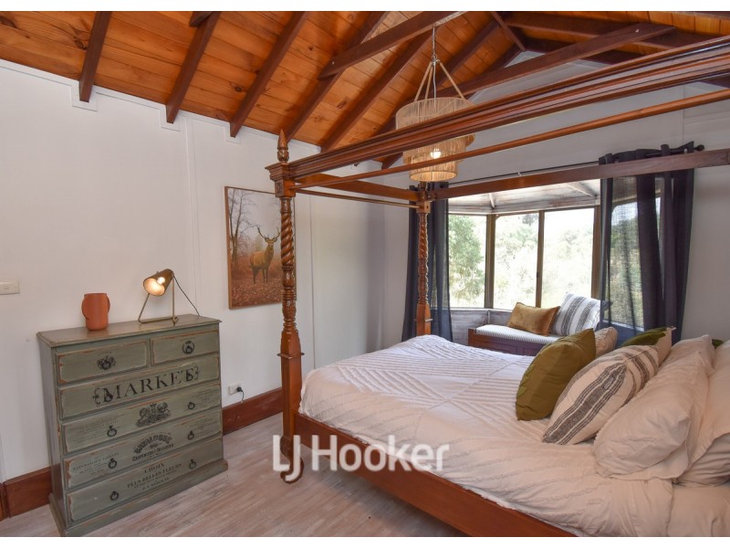 11 West Blackwood Terrace, Bridgetown WA 6255