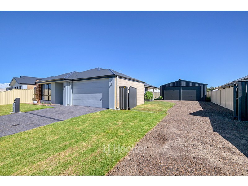 8 Kenworthy Approach, Australind WA 6233